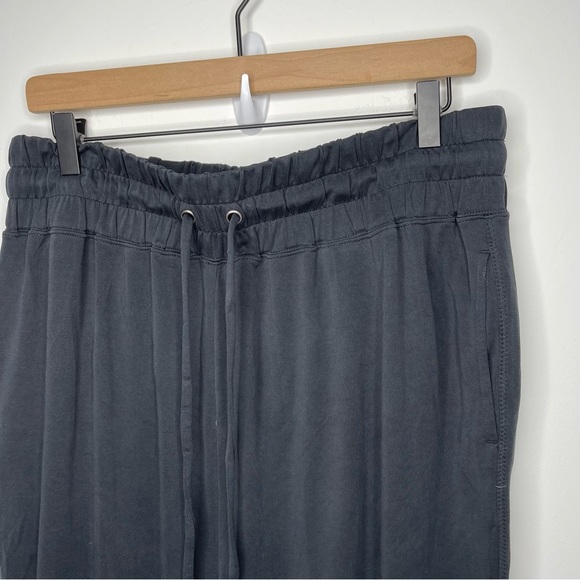 Fabletics Slim Fit Performance Joggers with Drawstring In Black Size XL - Picture 2 of 5